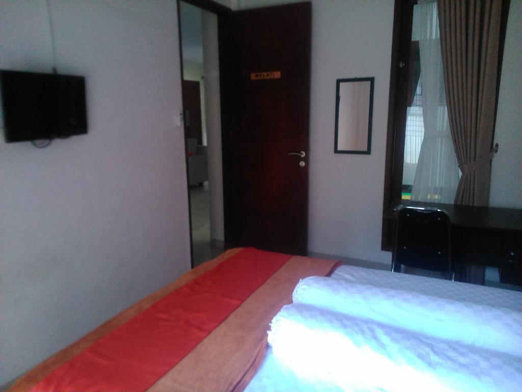 Rumah Sarwestri Hotell Bandung Rum bild