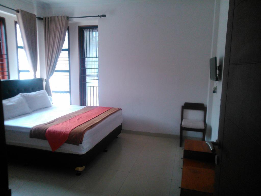 Rumah Sarwestri Hotell Bandung Rum bild